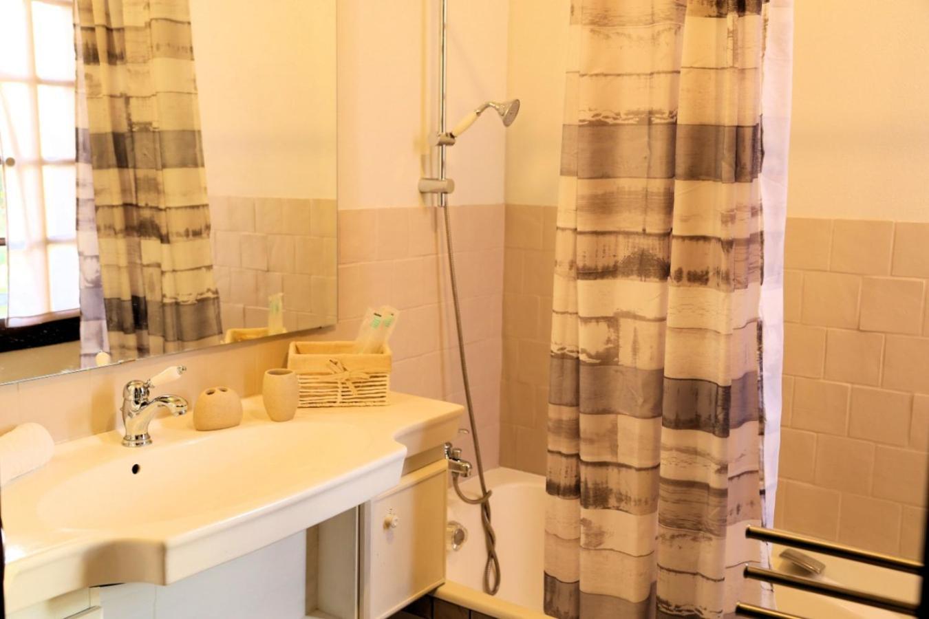 ホテル シャトー デュ ブ アンクトヴィル 部屋 写真